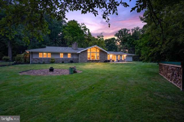601 COOPERTOWN RD, Haverford, PA 19041