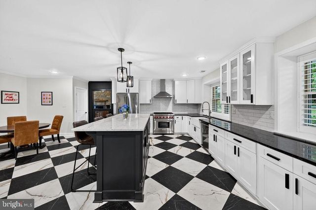 601 COOPERTOWN RD, Haverford, PA 19041