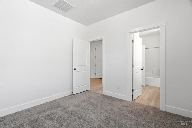 5770 N Arctic Point Ave, Meridian, ID 83646