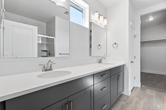 5770 N Arctic Point Ave, Meridian, ID 83646