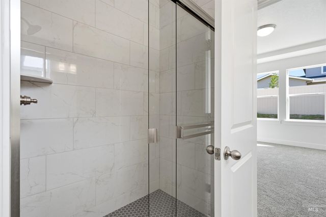 5770 N Arctic Point Ave, Meridian, ID 83646