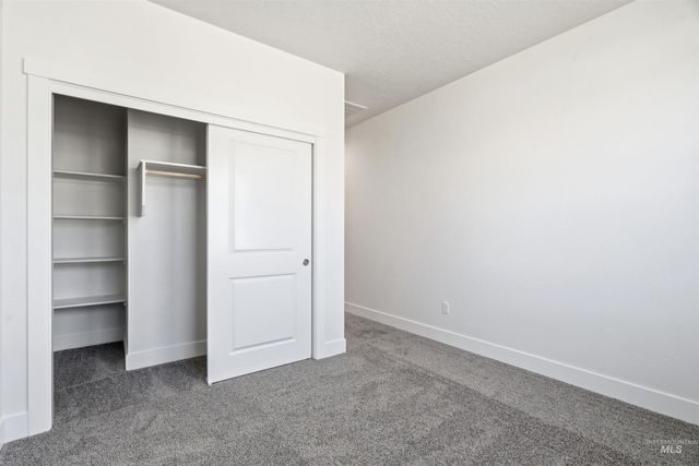 5770 N Arctic Point Ave, Meridian, ID 83646