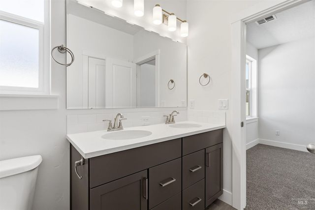 5770 N Arctic Point Ave, Meridian, ID 83646