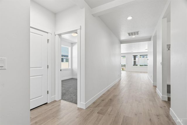 5770 N Arctic Point Ave, Meridian, ID 83646