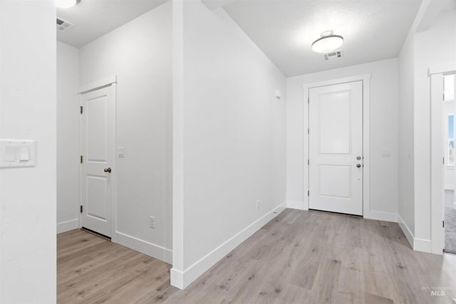 5770 N Arctic Point Ave, Meridian, ID 83646