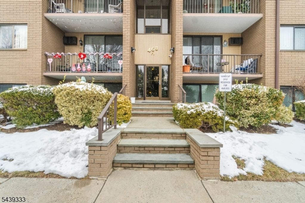 468 Liberty St, Unit 101 101, Little Ferry Boro, NJ 07643