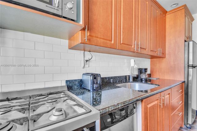 900 16th St 201, Miami Beach, FL 33139