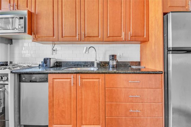 900 16th St 201, Miami Beach, FL 33139