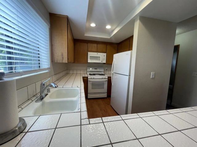 567 F, Coronado, CA 92118