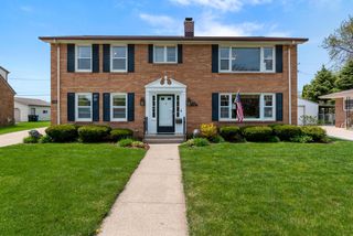 2206 N Main STREET, Racine, WI 53402