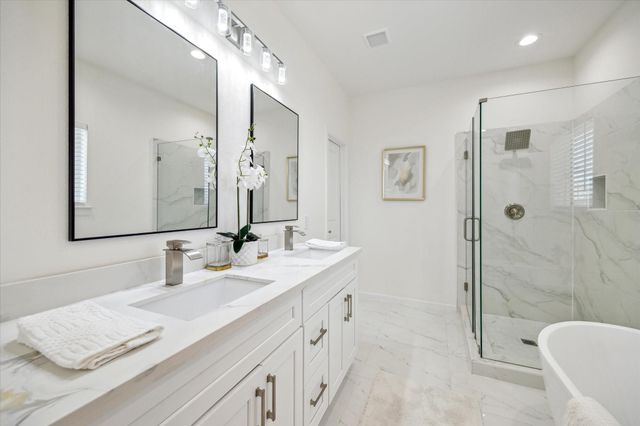 927 Bianco Lane, Houston, TX 77091