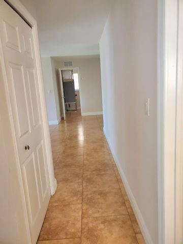 4440 NW 19th Ter, Oakland Park, FL 33309