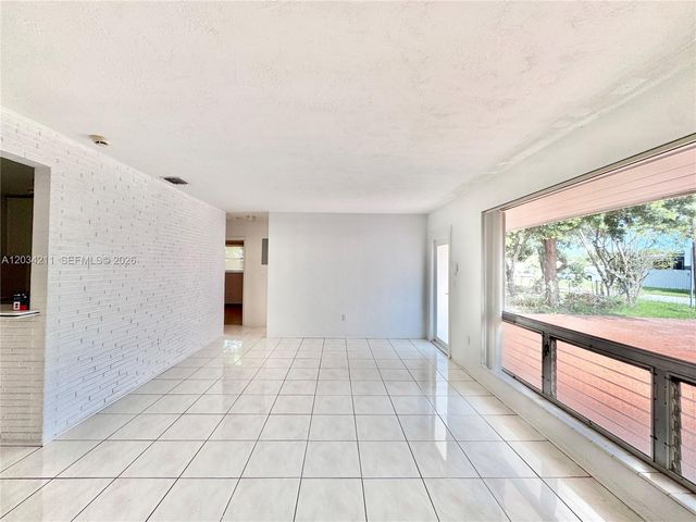 7711 Juniper St, Miramar, FL 33023