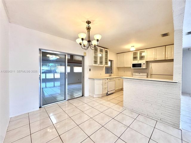 7711 Juniper St, Miramar, FL 33023