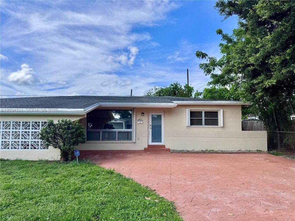 7711 Juniper St, Miramar, FL 33023