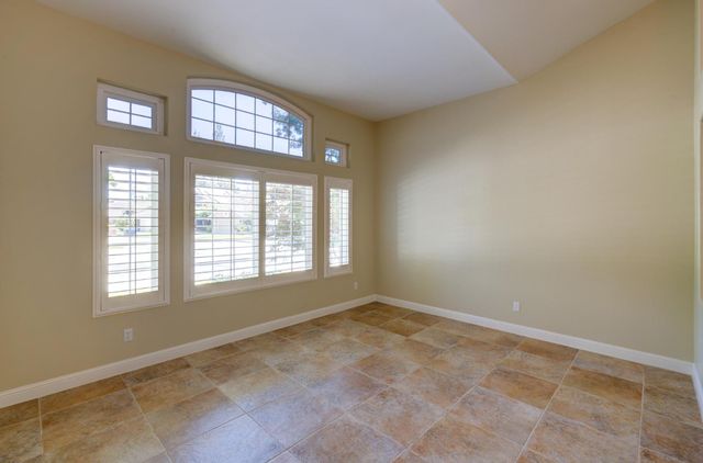 9249 N Bayford Street, Fresno, CA 93720
