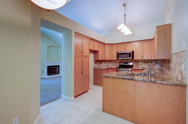 9249 N Bayford Street, Fresno, CA 93720