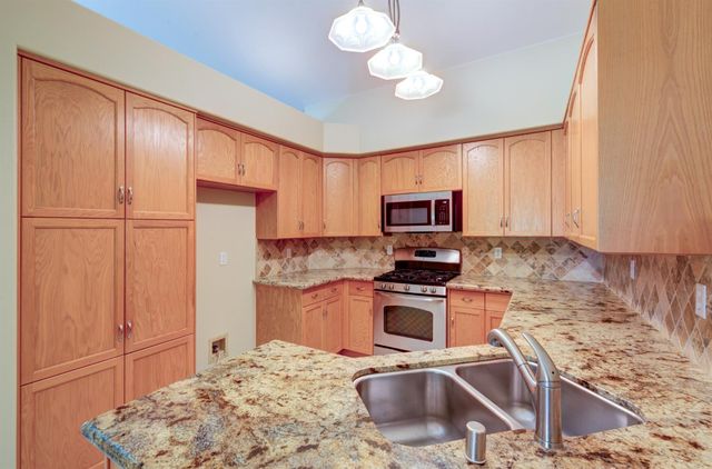 9249 N Bayford Street, Fresno, CA 93720