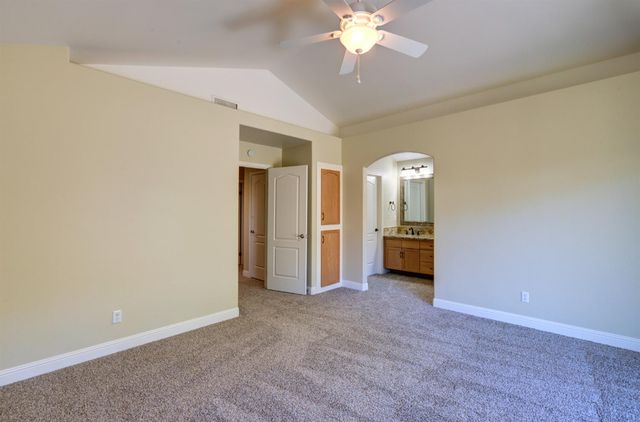 9249 N Bayford Street, Fresno, CA 93720
