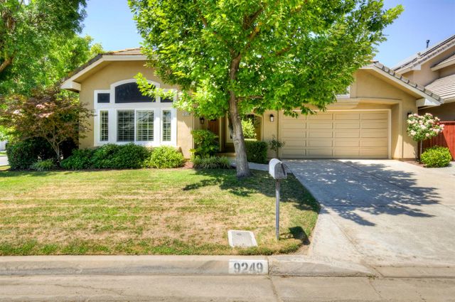 9249 N Bayford Street, Fresno, CA 93720