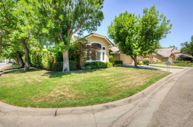 9249 N Bayford Street, Fresno, CA 93720