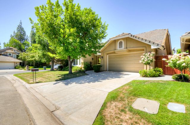 9249 N Bayford Street, Fresno, CA 93720