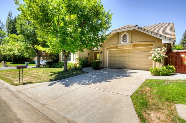 9249 N Bayford Street, Fresno, CA 93720