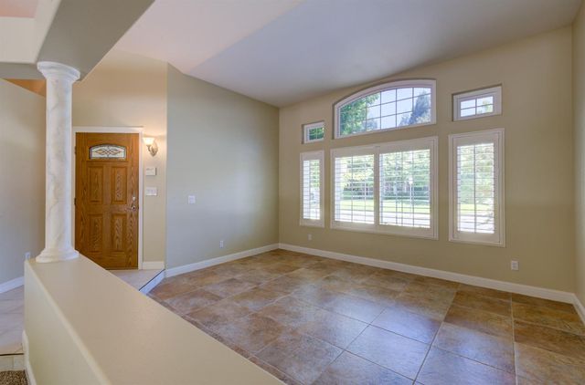 9249 N Bayford Street, Fresno, CA 93720