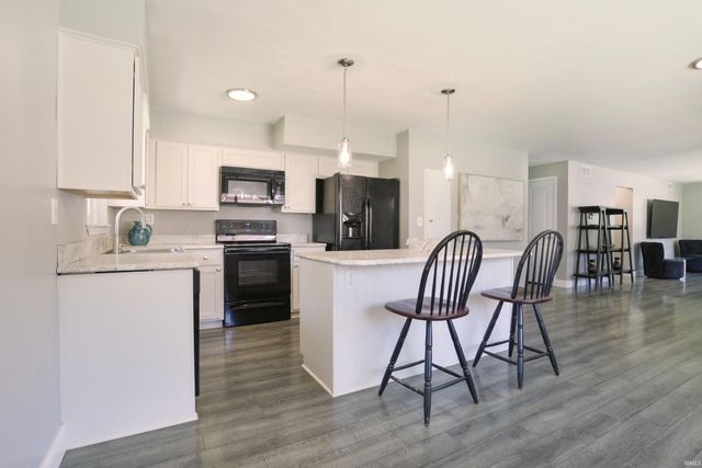 5607 Twickingham Drive, Evansville, IN 47711