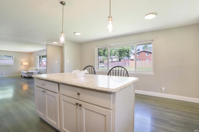 5607 Twickingham Drive, Evansville, IN 47711