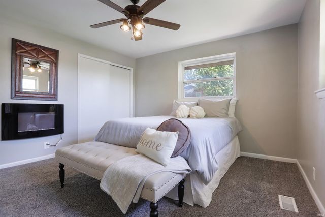 5607 Twickingham Drive, Evansville, IN 47711