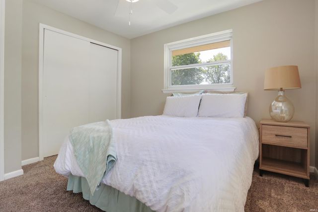 5607 Twickingham Drive, Evansville, IN 47711