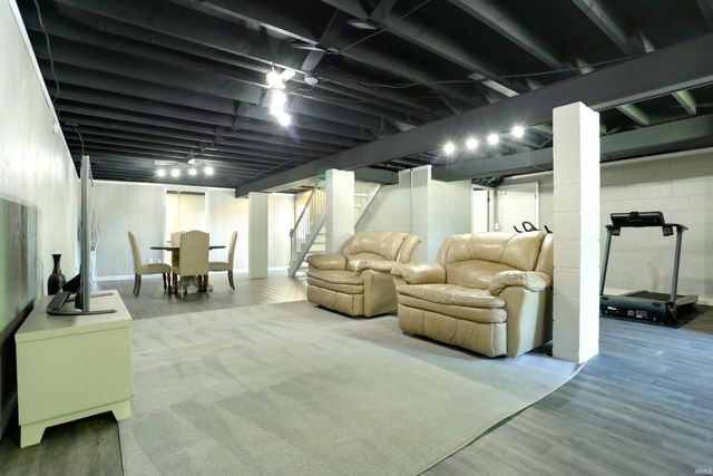 5607 Twickingham Drive, Evansville, IN 47711
