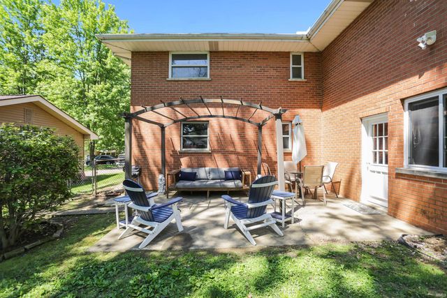 5607 Twickingham Drive, Evansville, IN 47711