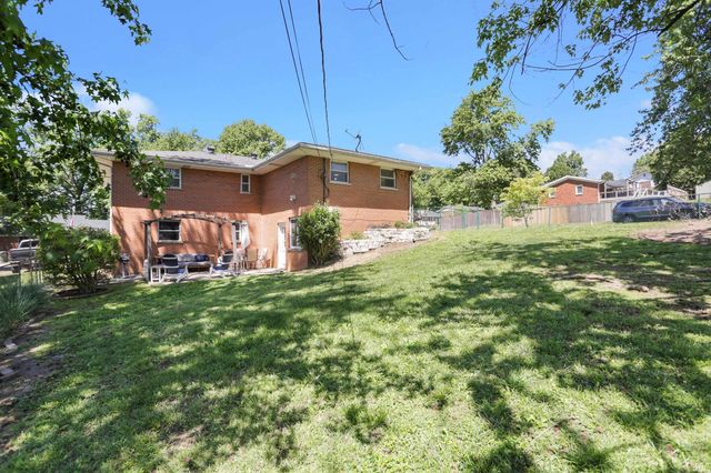 5607 Twickingham Drive, Evansville, IN 47711