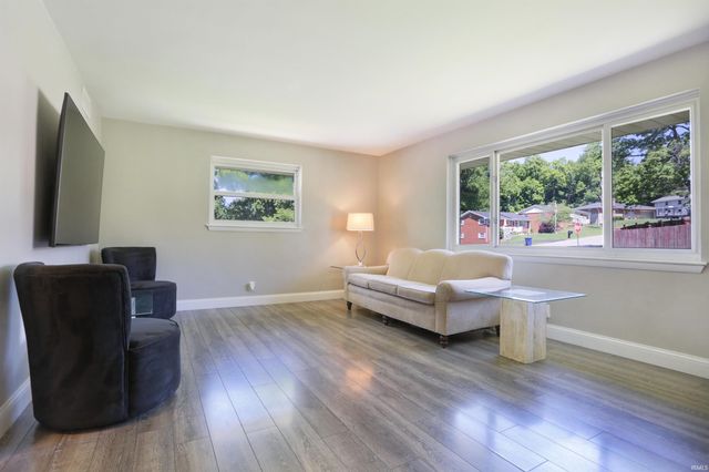 5607 Twickingham Drive, Evansville, IN 47711