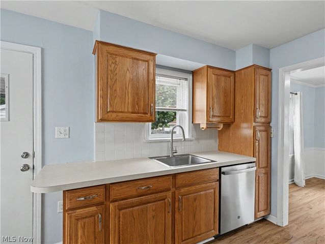 329 Pierce Avenue, Cuyahoga Falls, OH 44221