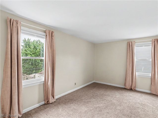 329 Pierce Avenue, Cuyahoga Falls, OH 44221