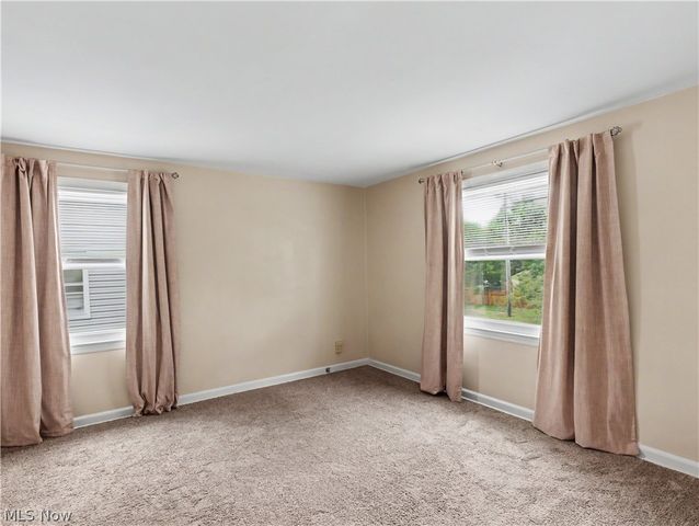 329 Pierce Avenue, Cuyahoga Falls, OH 44221