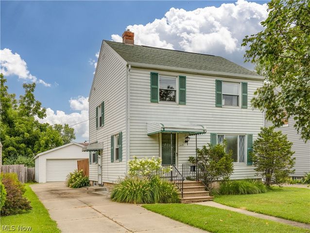 329 Pierce Avenue, Cuyahoga Falls, OH 44221