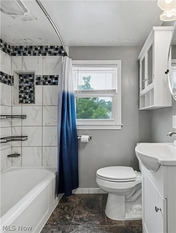 329 Pierce Avenue, Cuyahoga Falls, OH 44221