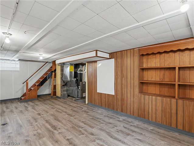 329 Pierce Avenue, Cuyahoga Falls, OH 44221