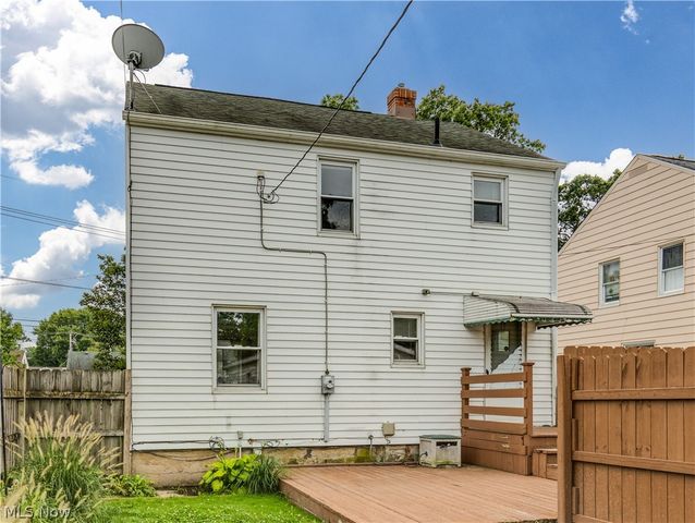 329 Pierce Avenue, Cuyahoga Falls, OH 44221