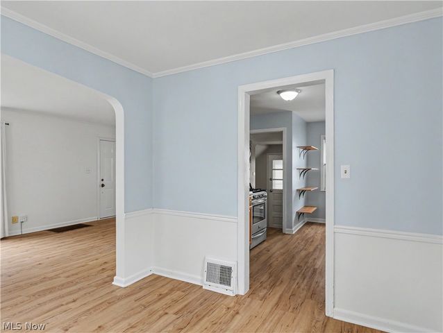 329 Pierce Avenue, Cuyahoga Falls, OH 44221