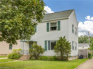329 Pierce Avenue, Cuyahoga Falls, OH 44221
