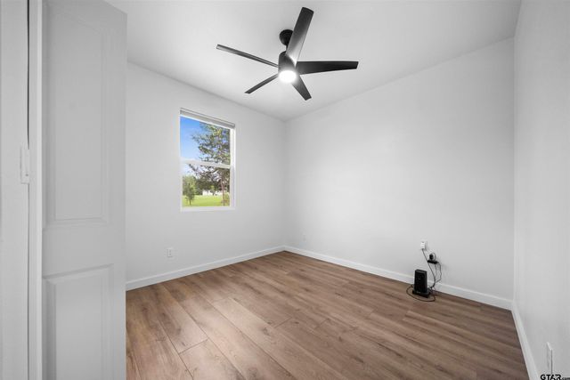 837 Red Bud Cir, Bullard, TX 75757
