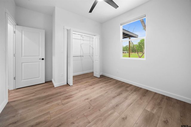 837 Red Bud Cir, Bullard, TX 75757