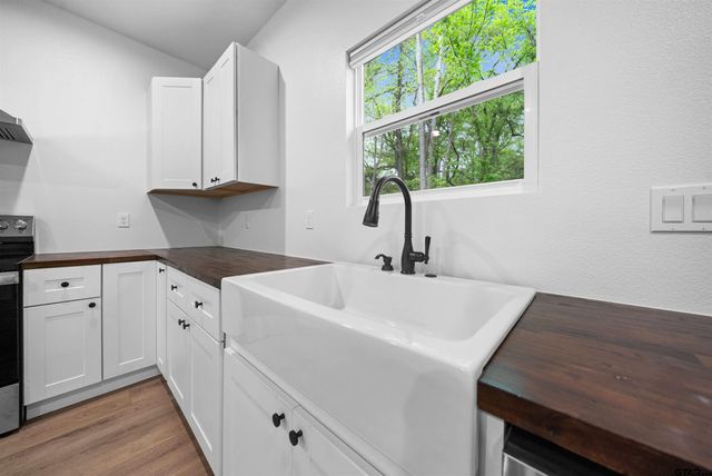 837 Red Bud Cir, Bullard, TX 75757