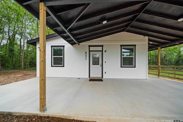837 Red Bud Cir, Bullard, TX 75757