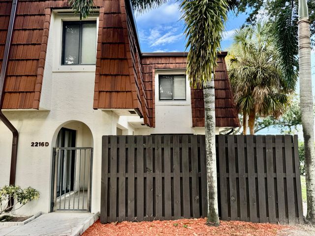 2216 White Pine Circle D, Greenacres, FL 33415